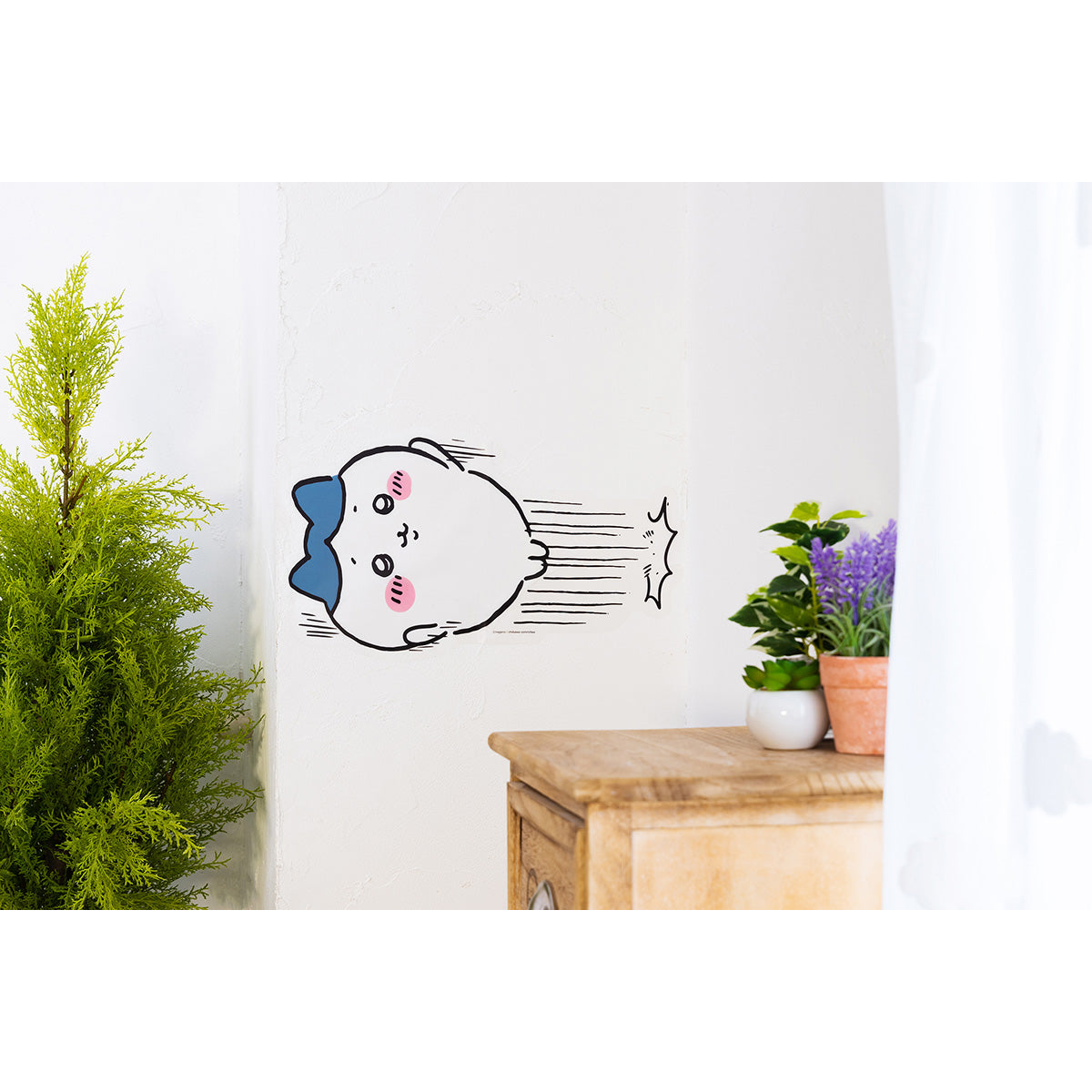 ちいかわ ウォールステッカー(壁を蹴るハチワレ)