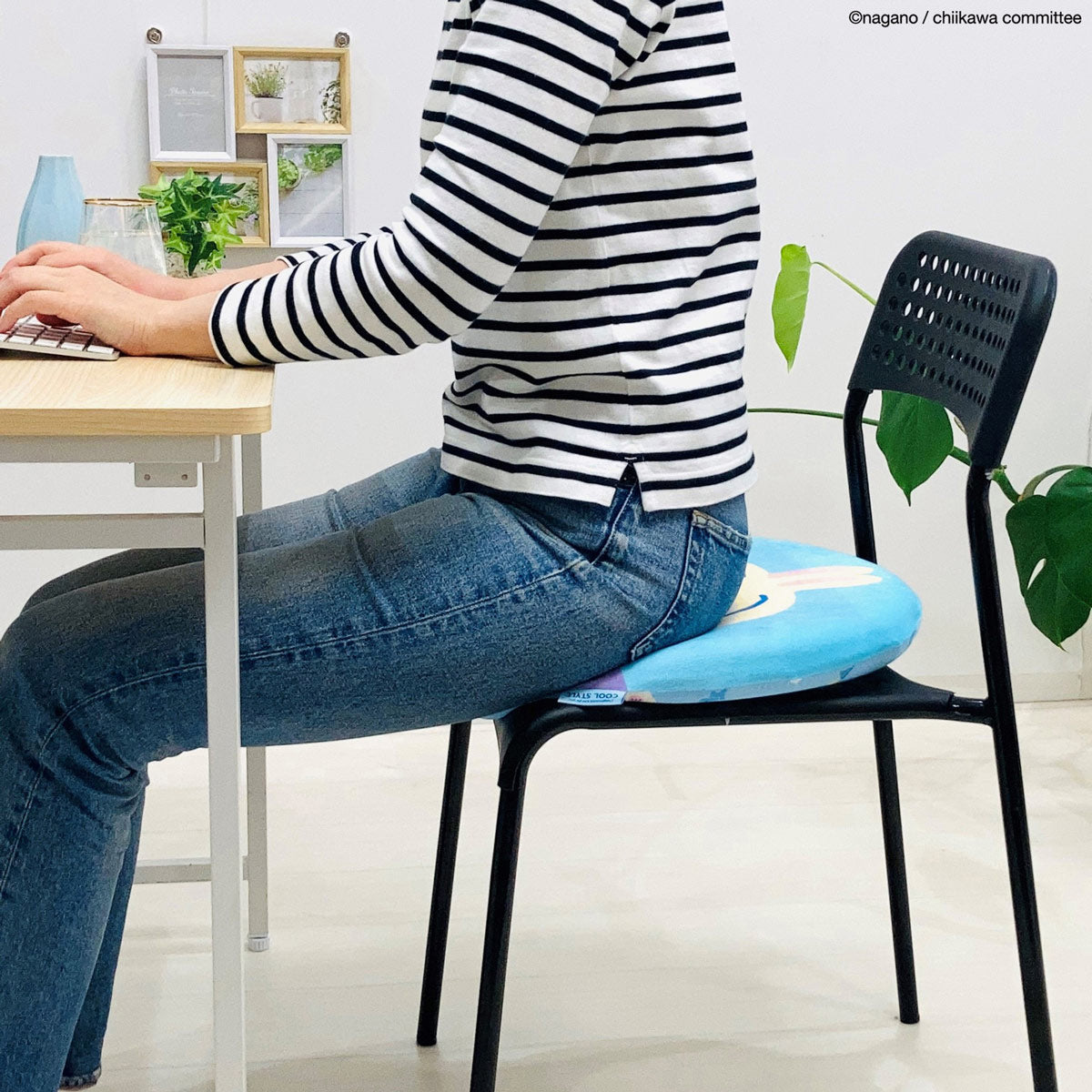 Chiikawa Cooling Seat Cushion (Usagi)