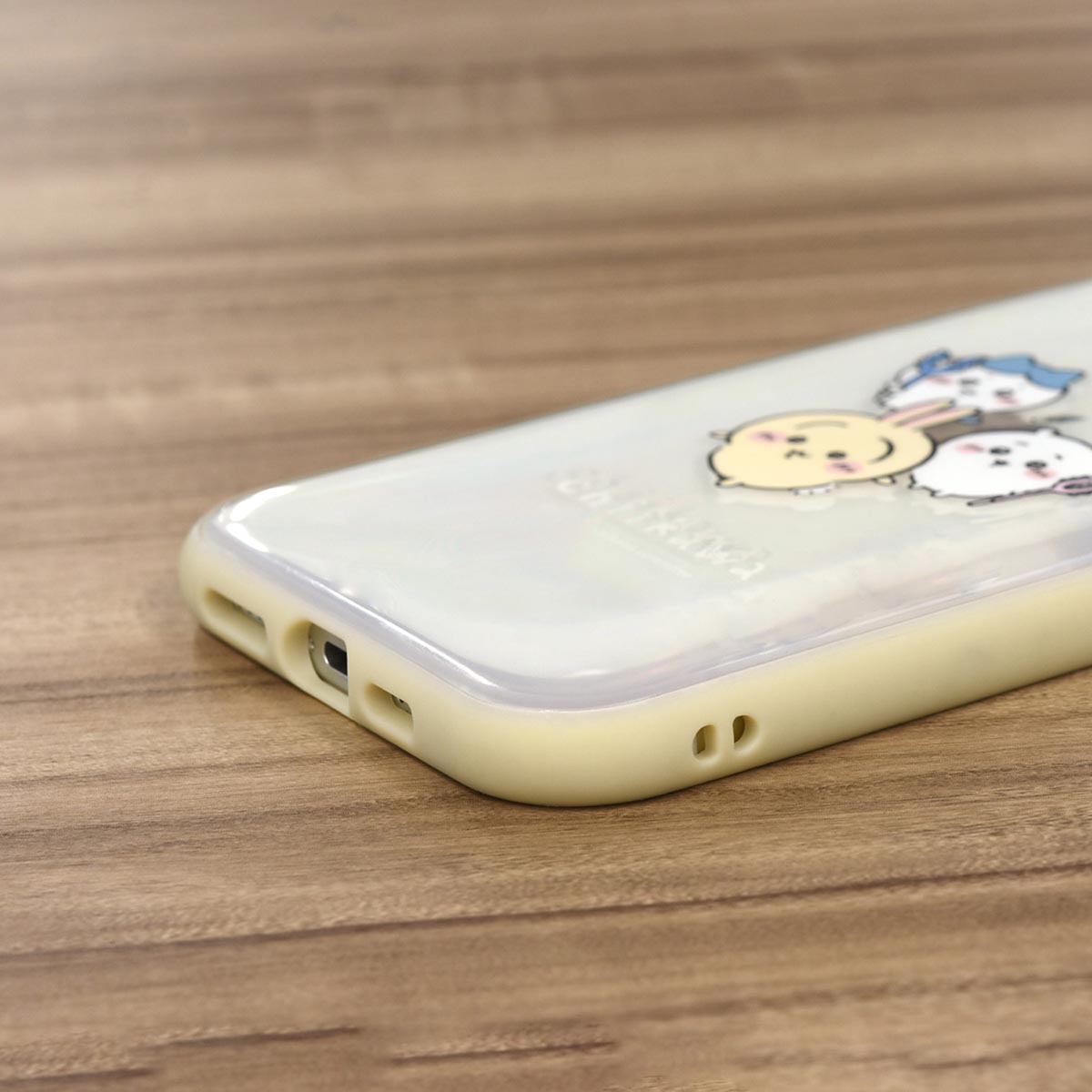 ちいかわ IIIIfit Clear iPhone対応ケース（討伐）