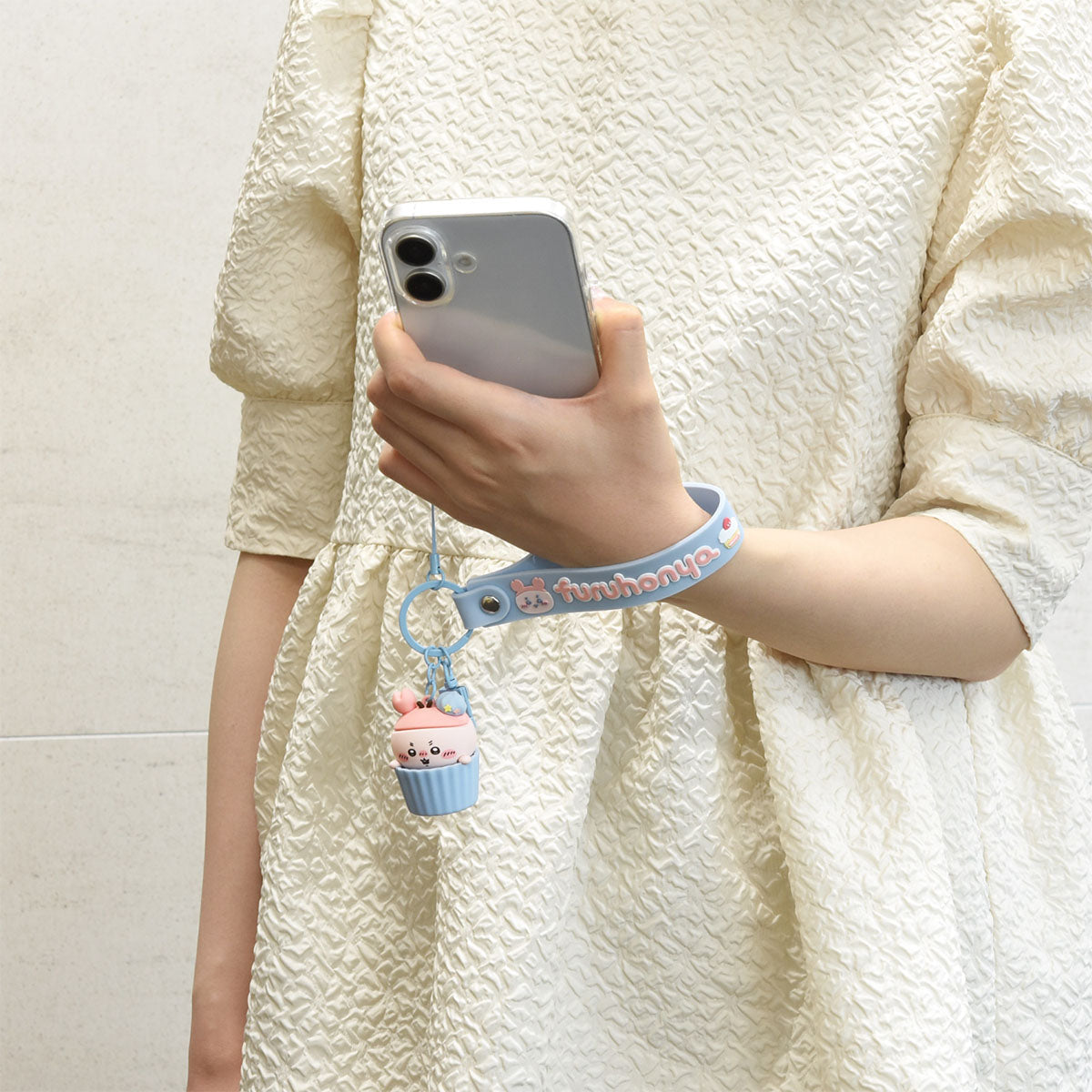 吉伊卡哇 附3D挂件手带 (古本屋)