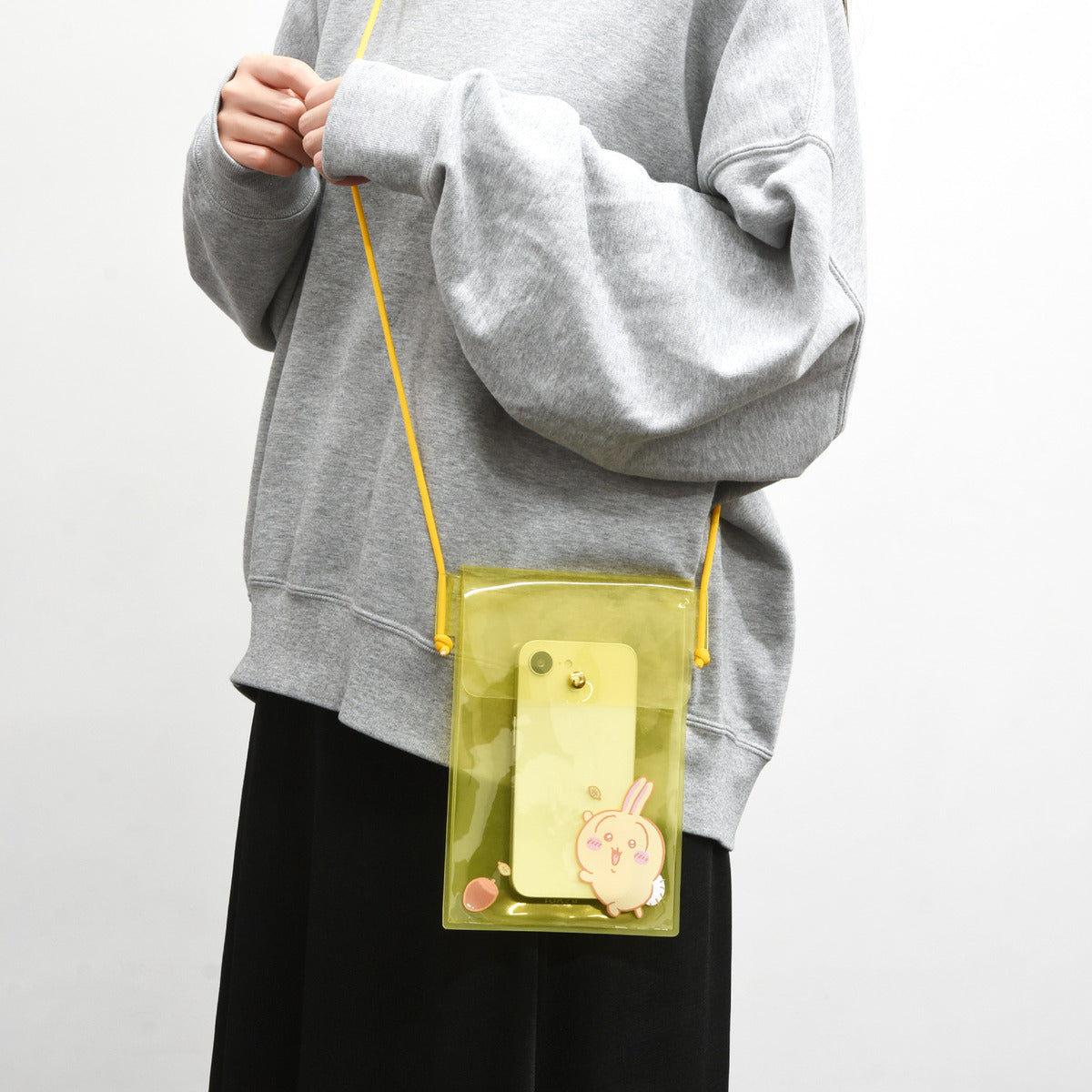 Chiikawa IIIIpocket Clear Smartphone Pouch (Usagi)