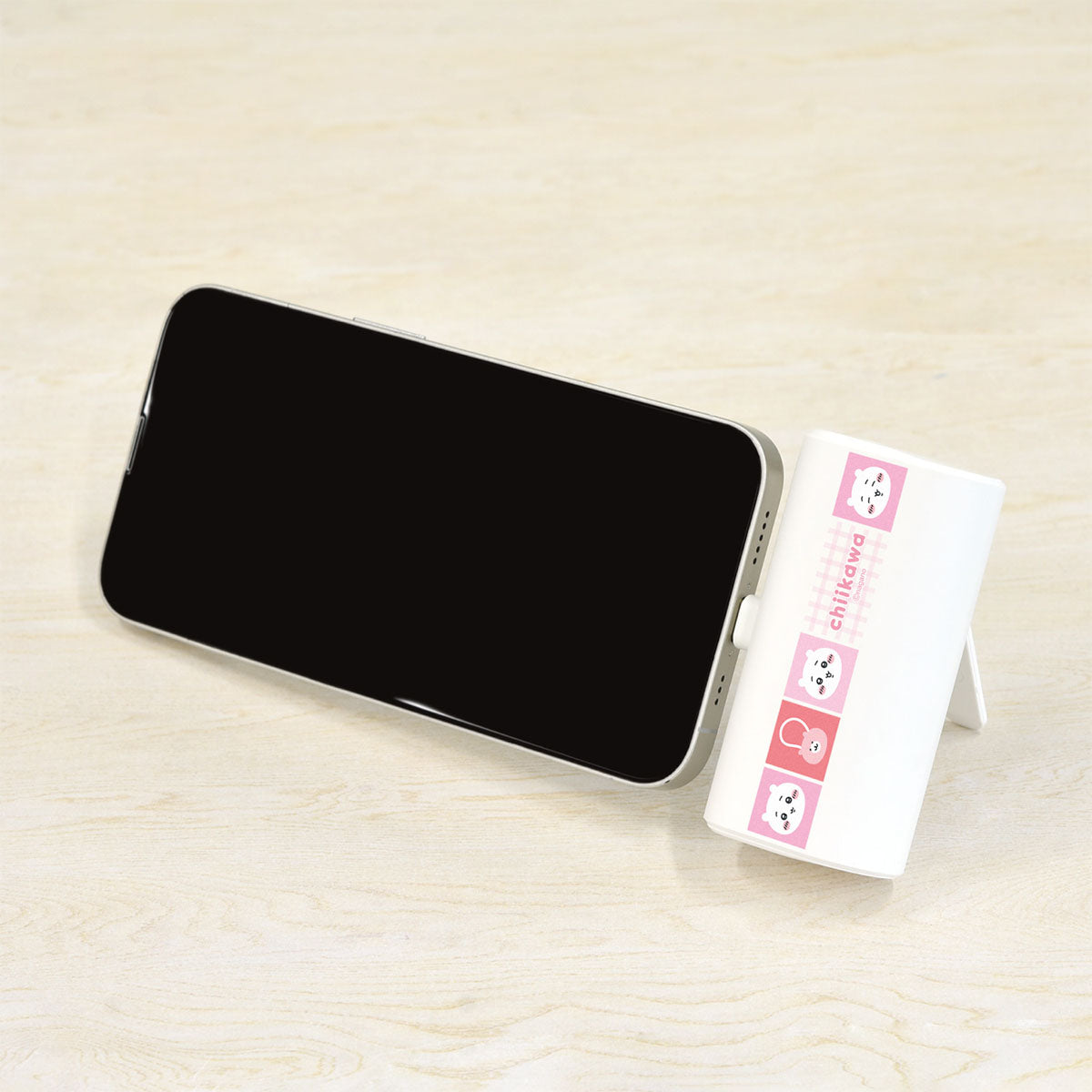 ちいかわ USB Type-Cコネクタ付き リチウムイオン充電器 4000mAh（ちいかわ）