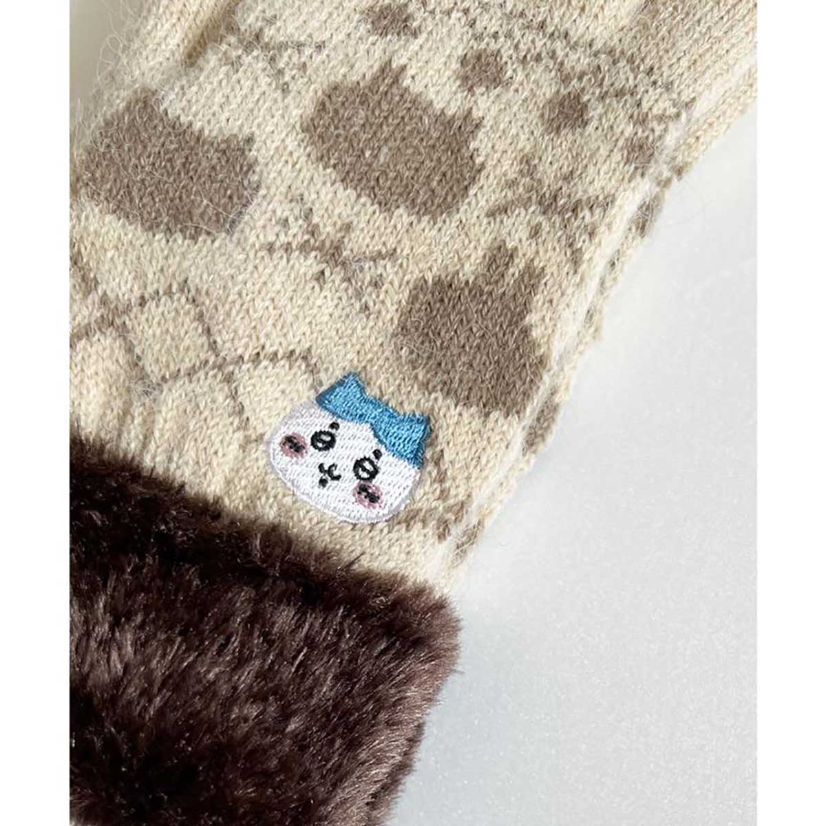 Chiikawa Smartphone-Compatible Gloves (Hachiware Ivory)