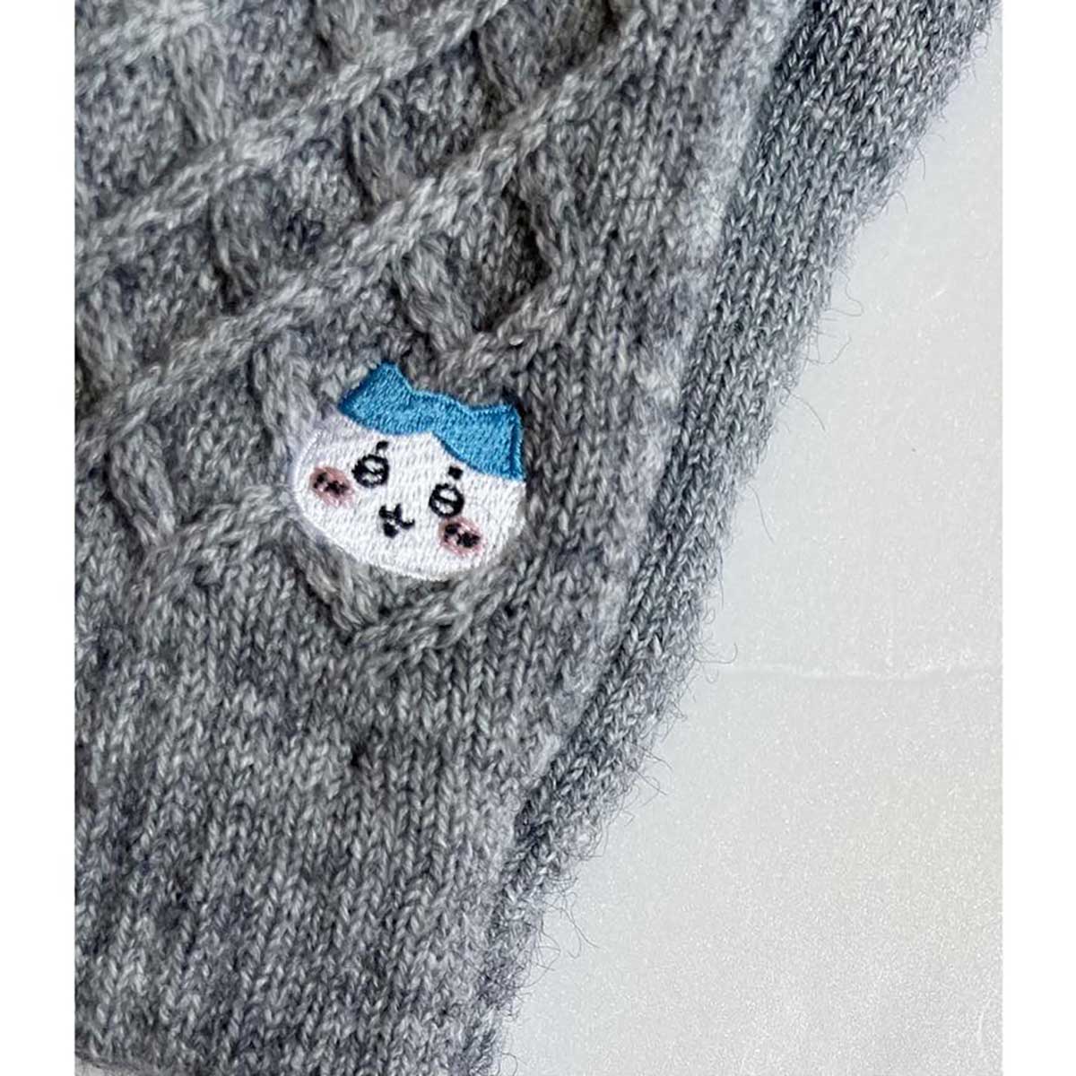 Chiikawa Smartphone-Compatible Cable Gloves (Hachiware Face)