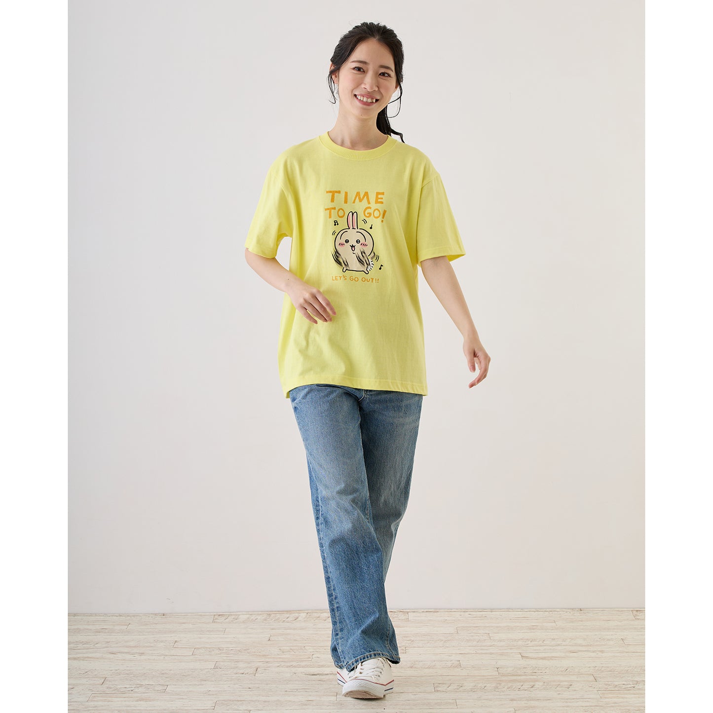 ちいかわ お出かけ楽しみ！な Tシャツ おでかけうさぎ ライトイエロー