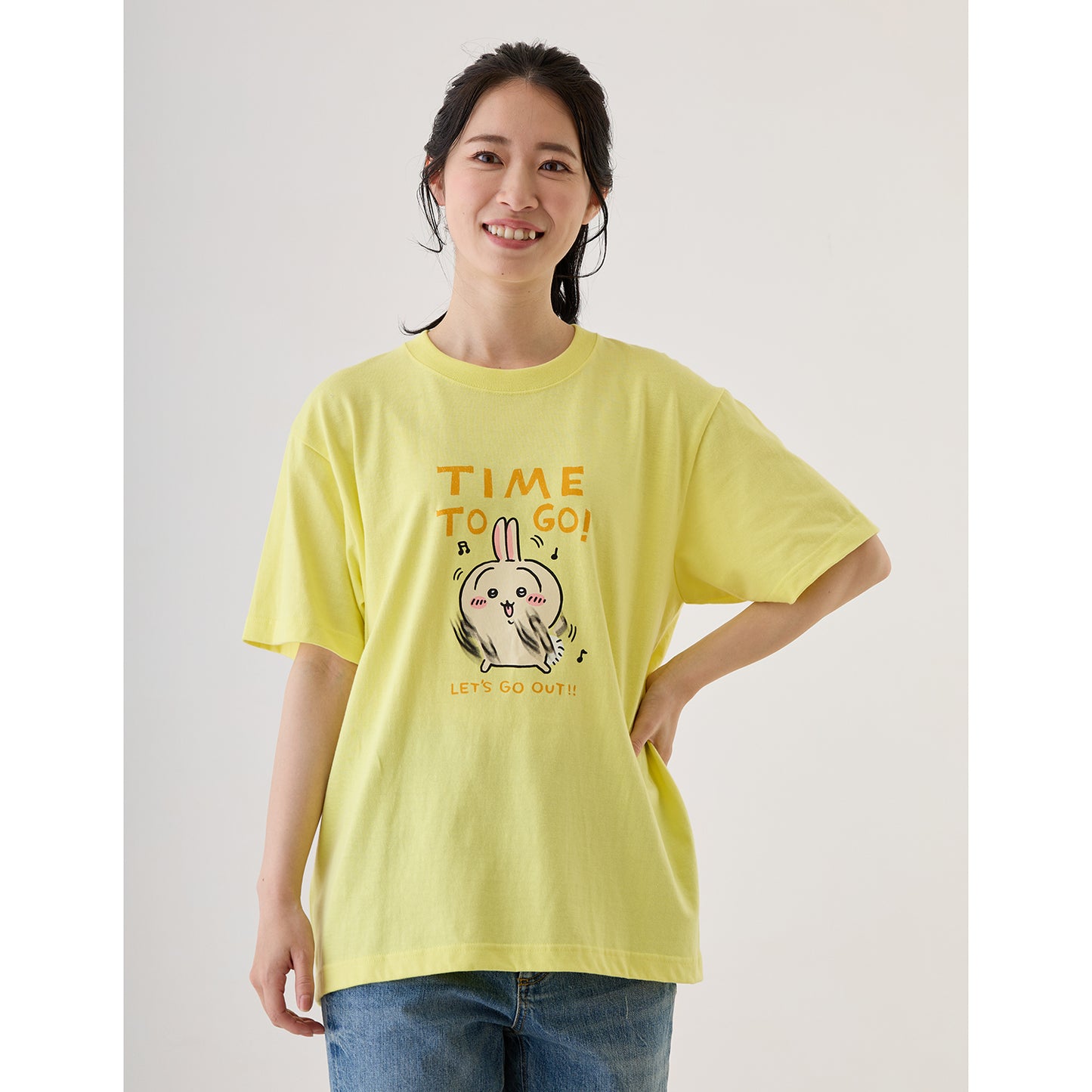 ちいかわ お出かけ楽しみ！な Tシャツ おでかけうさぎ ライトイエロー