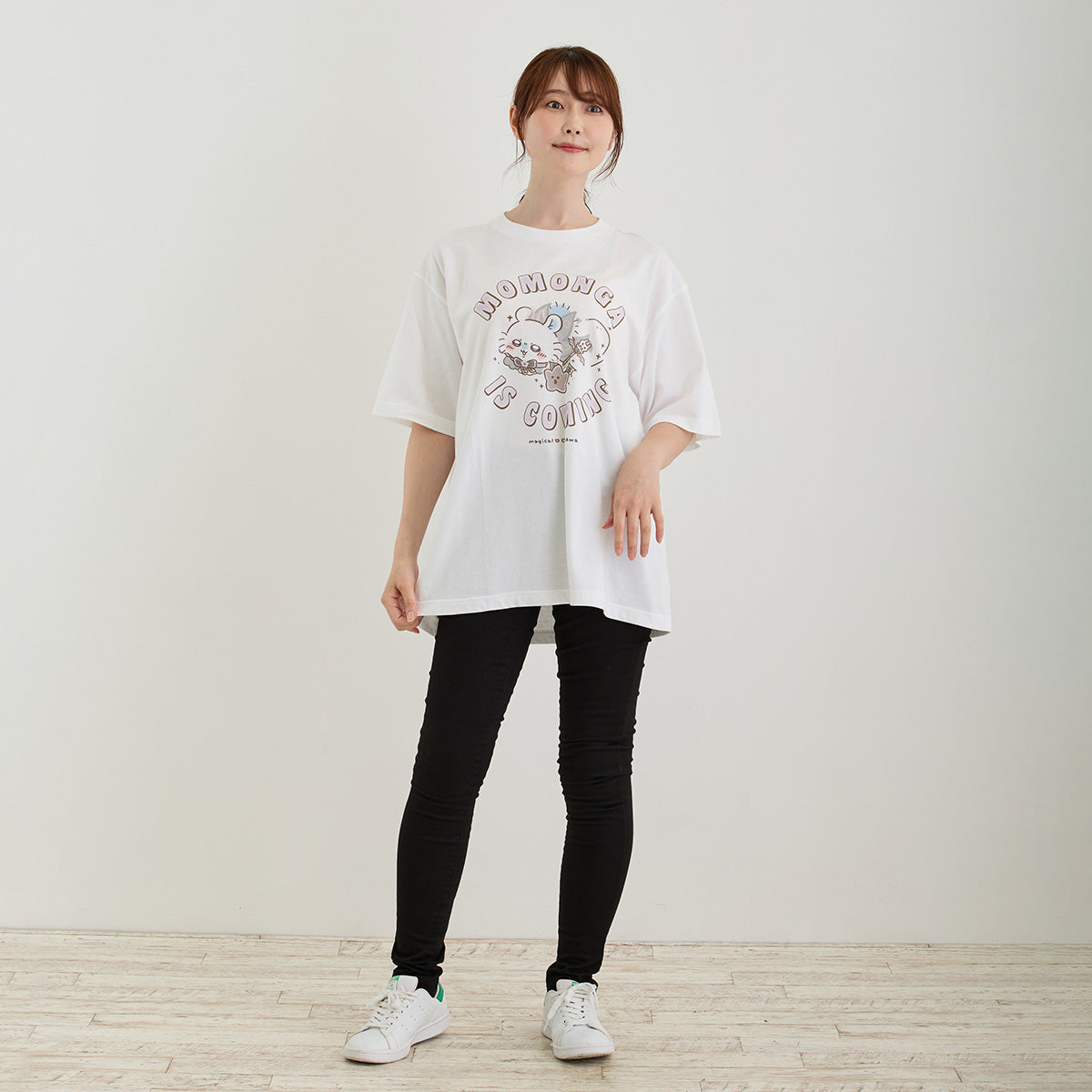 Chiikawa Super Magical Chiikawa Big T-shirt MOMONGA IS COMING White