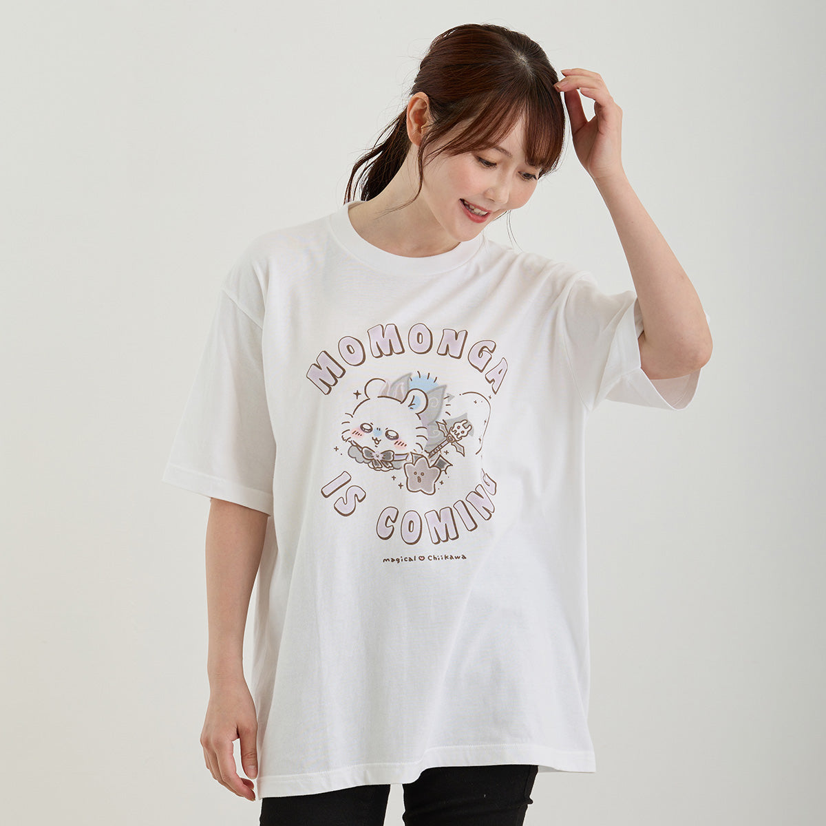 Chiikawa Super Magical Chiikawa Big T-shirt MOMONGA IS COMING White