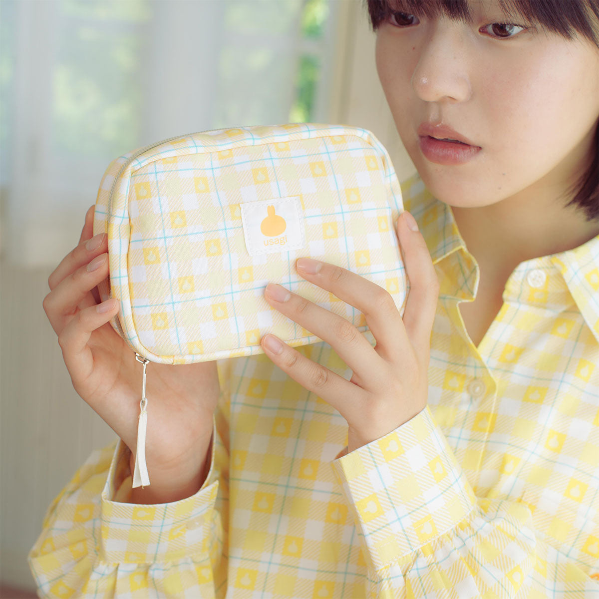 ちいかわ チェックシリーズ ポーチ うさぎ イエロー