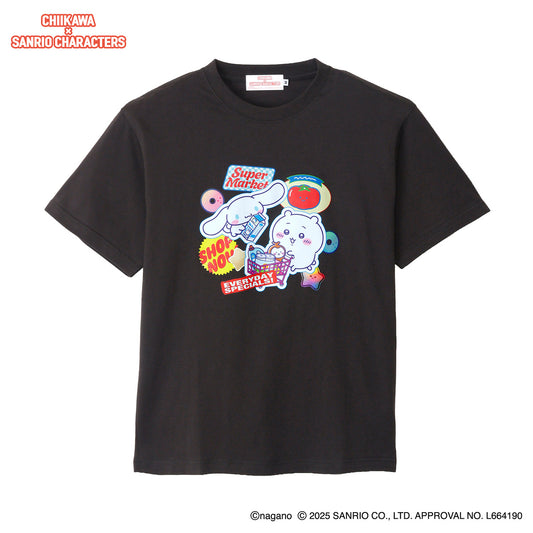 ちいかわ×サンリオキャラクターズ スーパーマーケットなTシャツ ちいかわ・シナモロール スミ