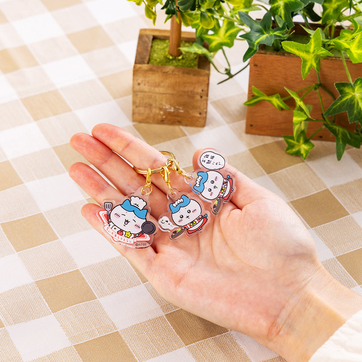 ちいかわ ちいかわレストラン ハチワレの3連アクリルチャーム