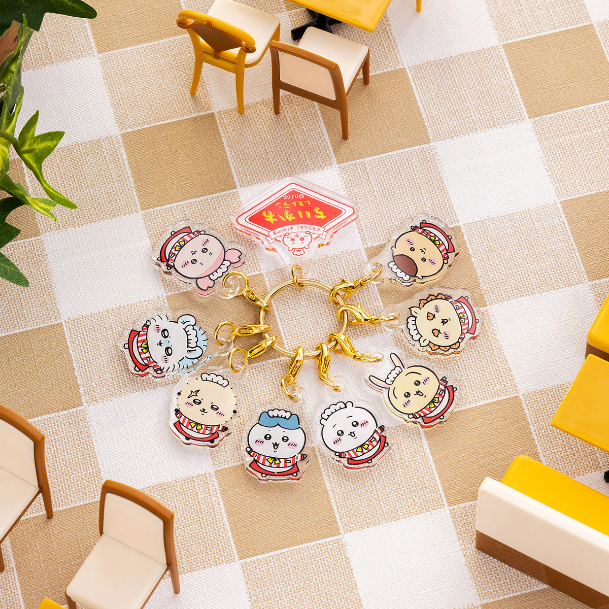 ちいかわ ちいかわレストラン ホールスタッフ集合！なアクリルチャーム