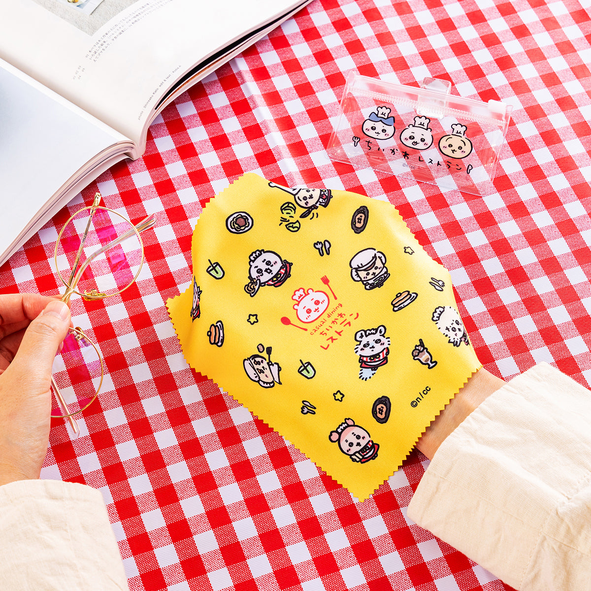 ちいかわ ちいかわレストラン ケース入りマルチクロス（ちっちゃいみんな）