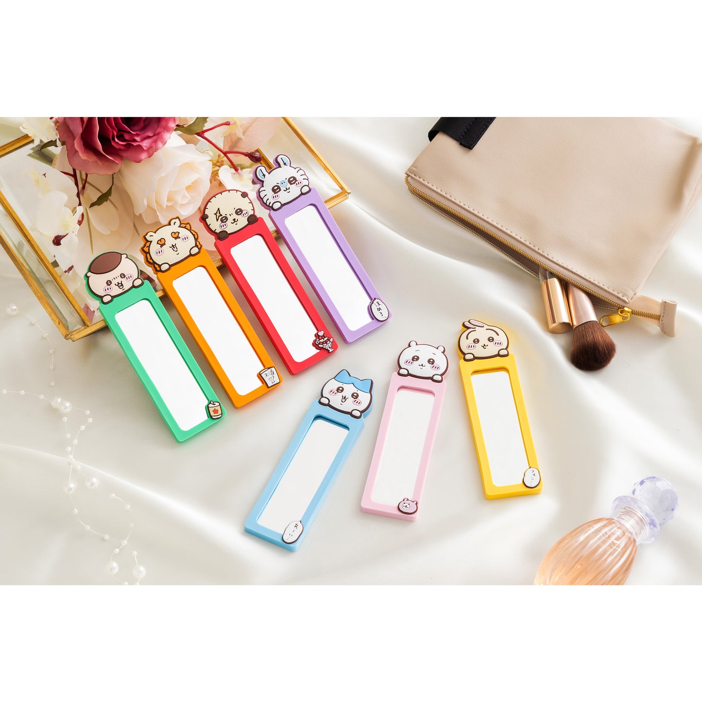 Chiikawa Stick Mirror (Hachiware)