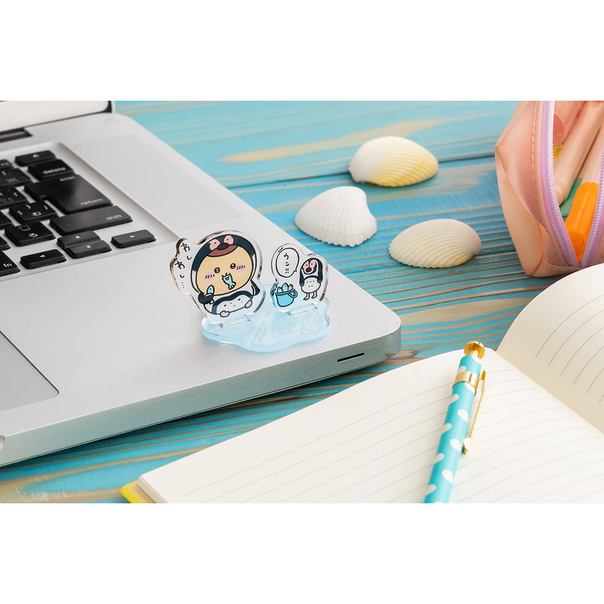 Chiikawa Aquarium Layered Acrylic Stand (Whale)