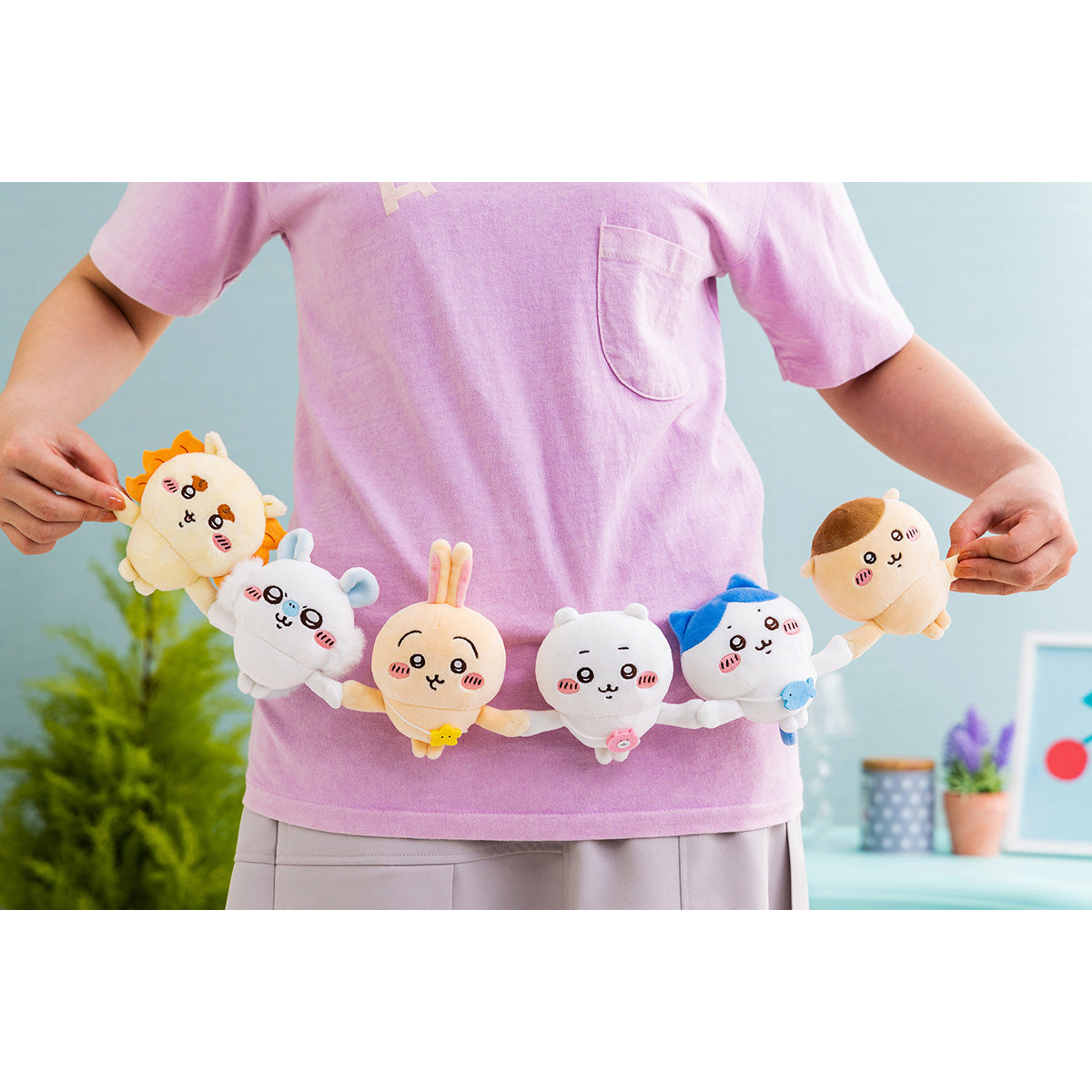 Chiikawa Friendly Hand-Holding Magnetic Plush (Hachiware)