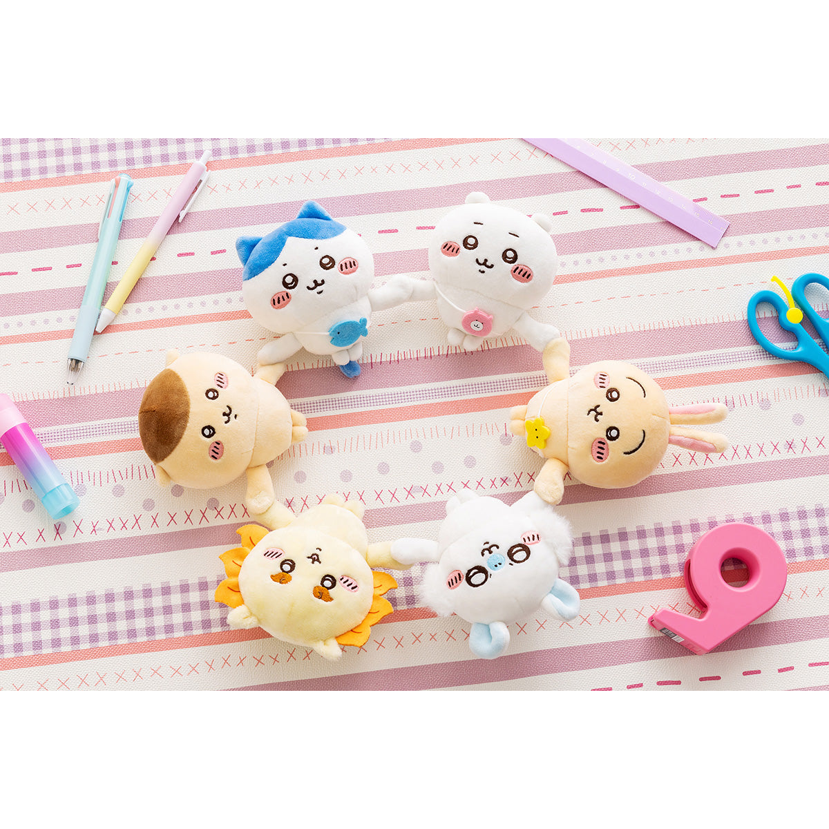 Chiikawa Friendly Hand-Holding Magnetic Plush (Hachiware)