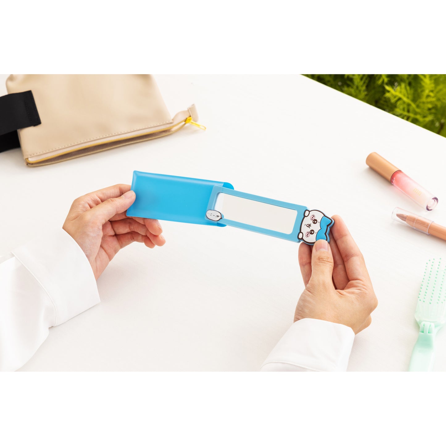 Chiikawa Stick Mirror (Hachiware)