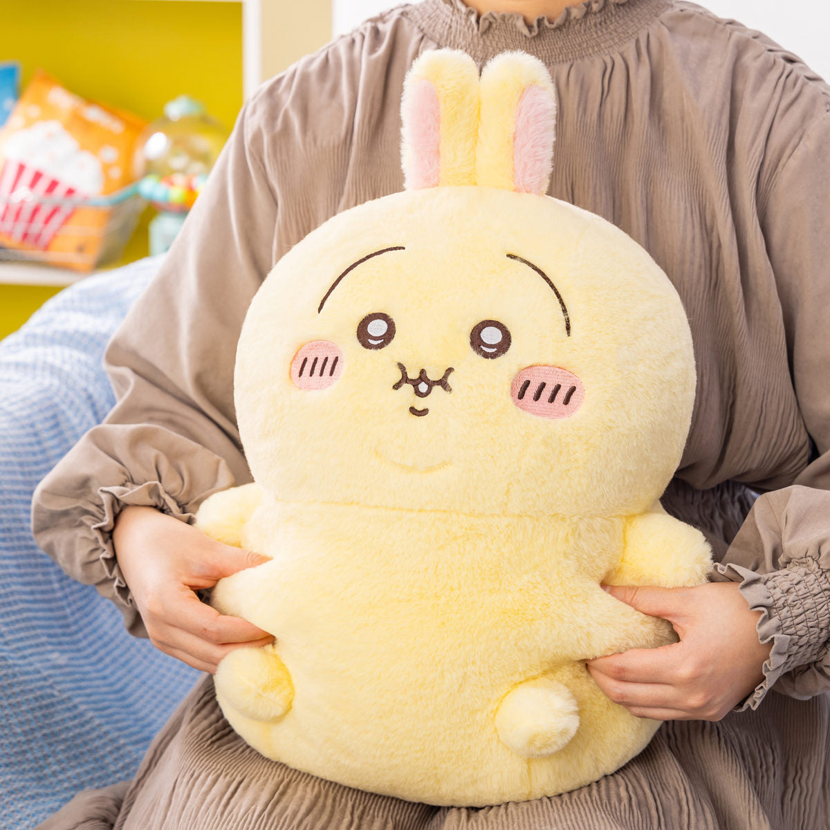 ちいかわ 重め！ぼっちゃり抱っこぬいぐるみ（ちいかわ）
