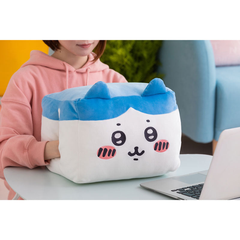 ちいかわ もちもちおひるねハンドマフ（もちっとハチワレ）