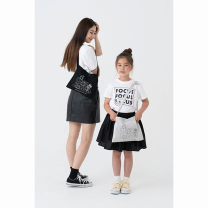 ちいかわ キャンバス サコッシュ 集合（ライトグレー）