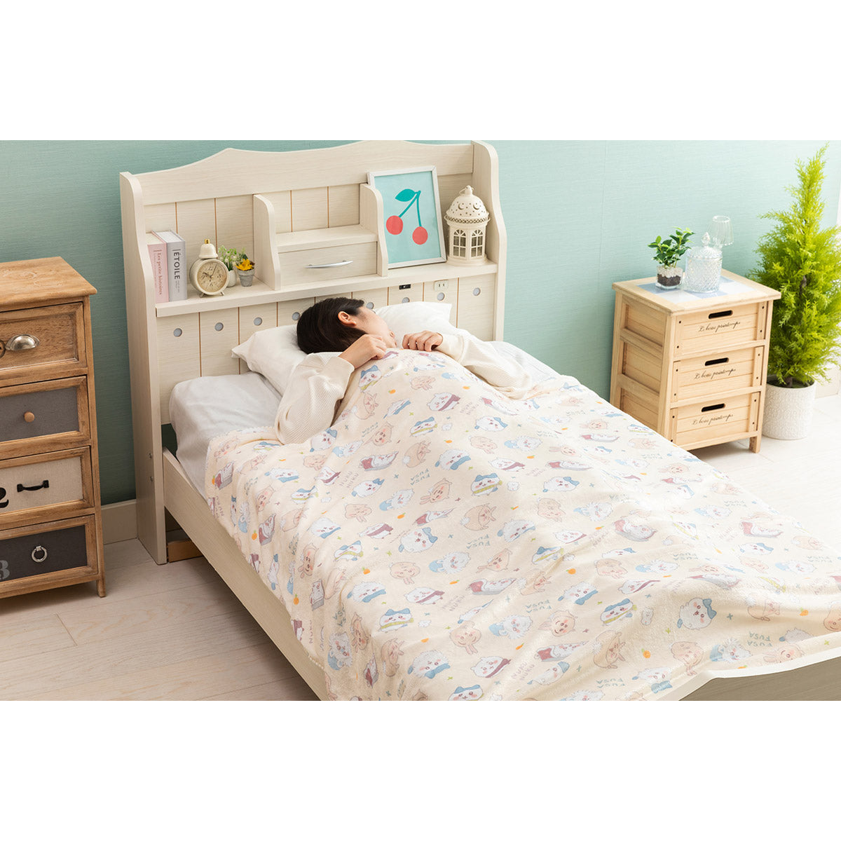 Chiikawa Large Warm Blanket (Ivory)