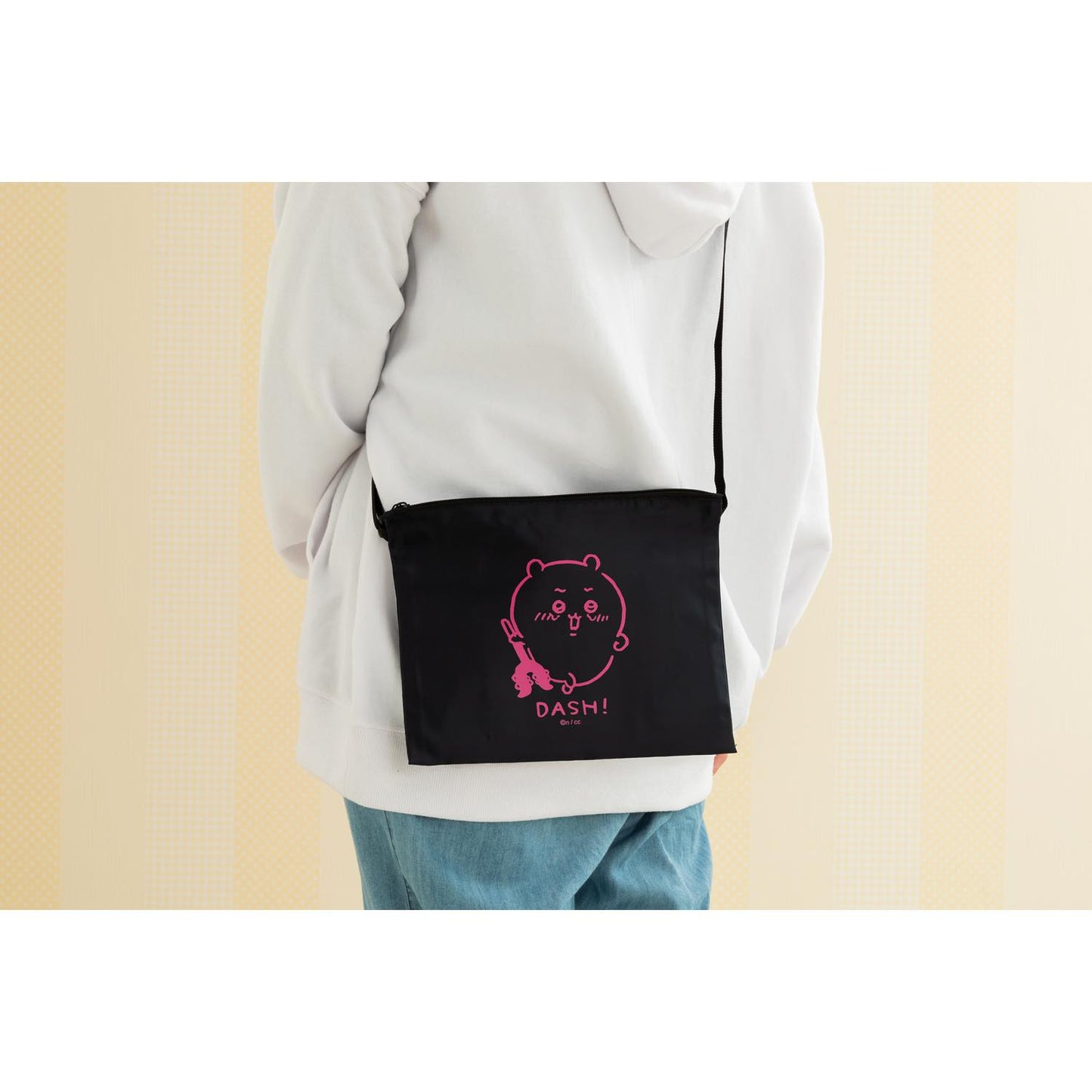 ちいかわ キャンプへGO! ファスナーサコッシュ