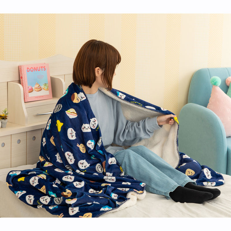 ちいかわ あったか大きめ毛布ブランケット（ネイビー）